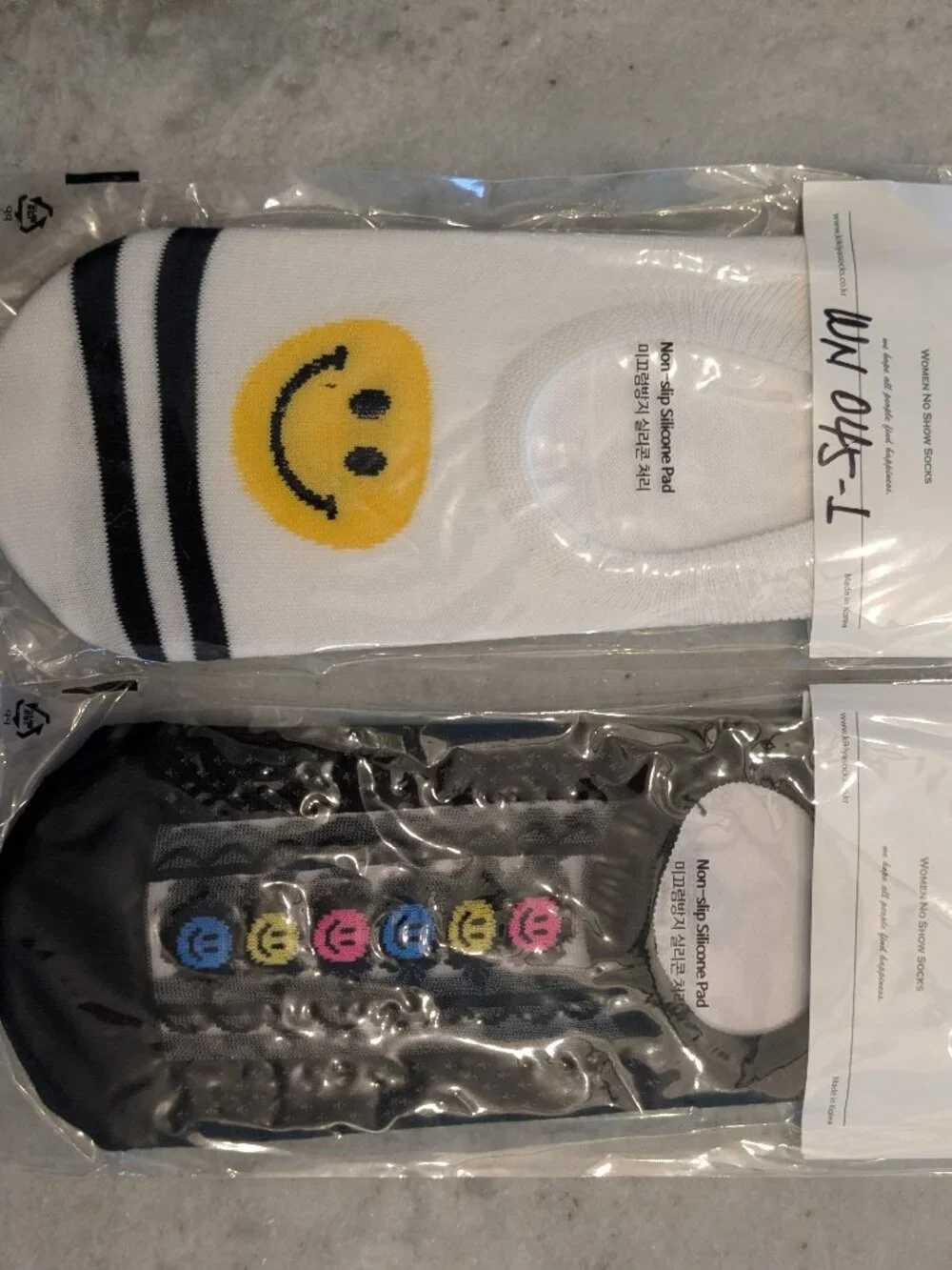 Kikiya Socks NWT 4 Pack Fragrant Smiley Face Ankle No Show Socks Women 23-25cm